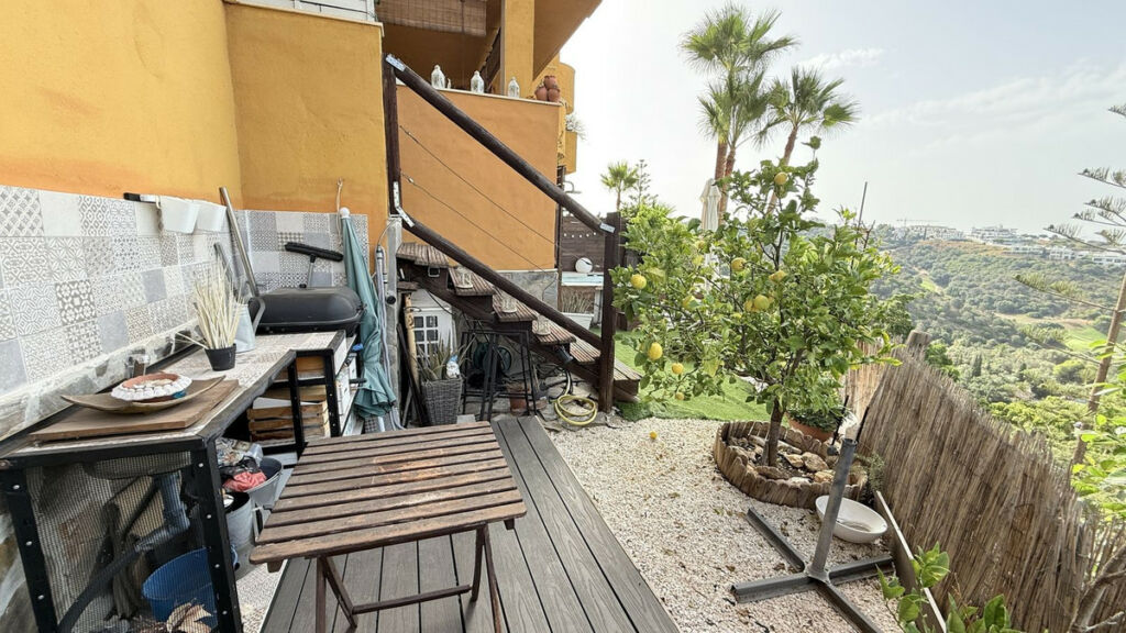 Middle Floor Apartment Reserva de Marbella Málaga - image 6