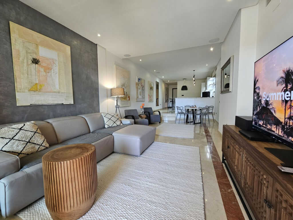 Middle Floor Apartment Puerto Banús Málaga - image 6
