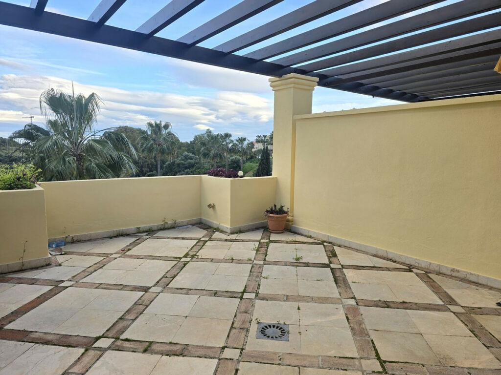 Middle Floor Apartment Casares Málaga - image 6