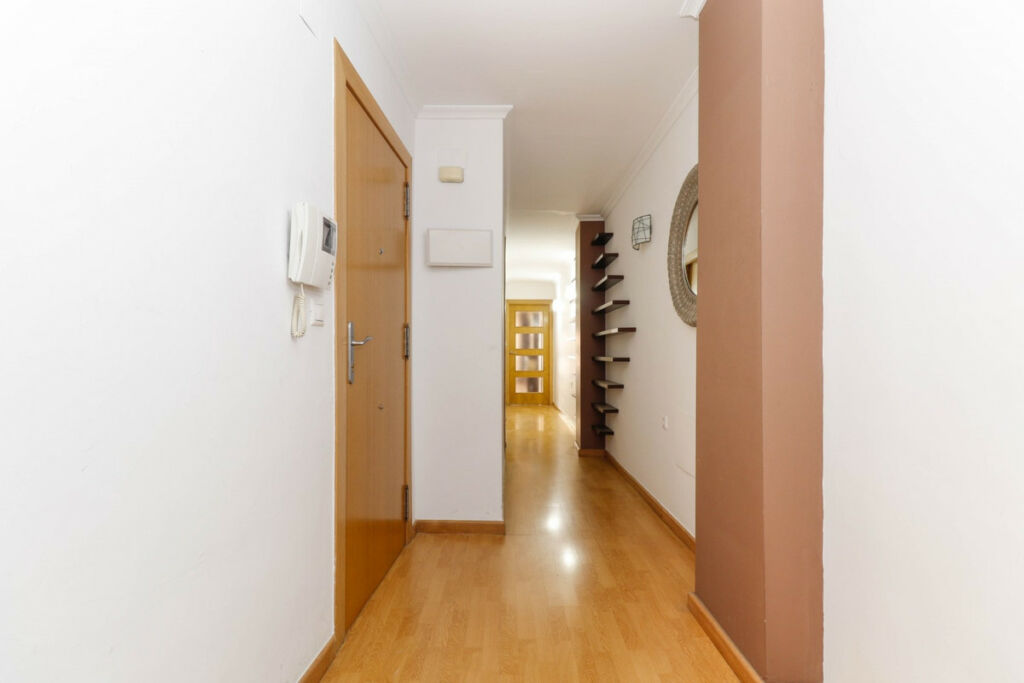 Middle Floor Apartment Torrevieja Alicante - image 6