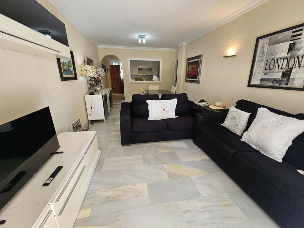 Ground Floor Apartment La Cala de Mijas Málaga - image 3
