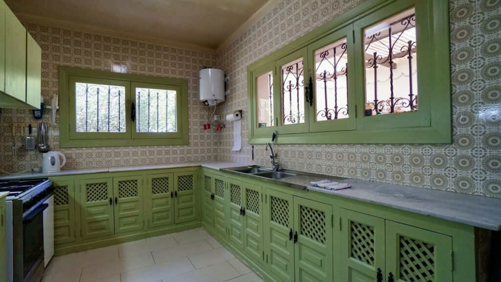 Detached Villa El Paraiso Málaga - image 6