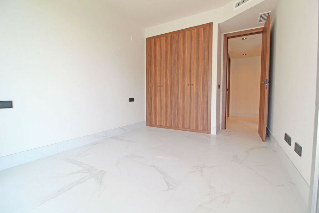 Middle Floor Apartment San Pedro de Alcántara Málaga - image 6