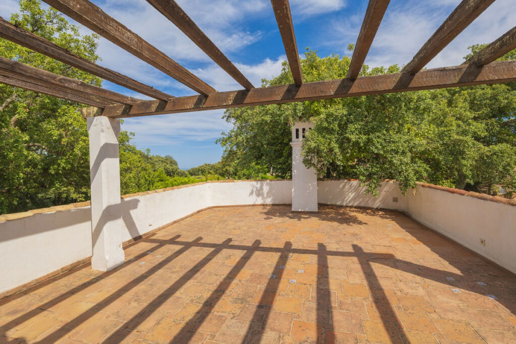 Detached Villa San Roque Club Cádiz - image 6