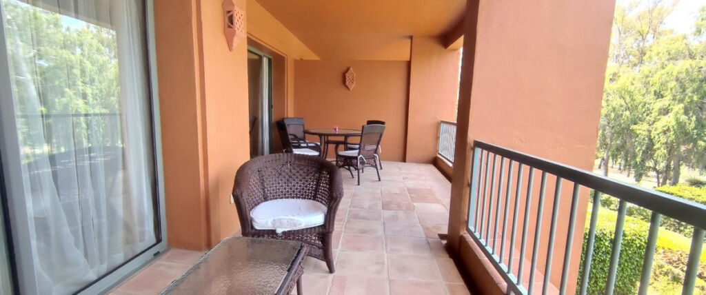 Middle Floor Apartment Atalaya Málaga - image 6