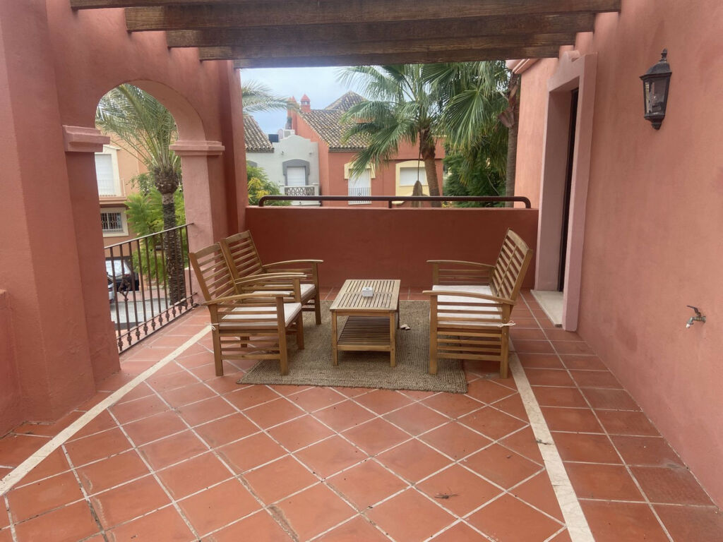 Top Floor Apartment Marbella Málaga - image 6