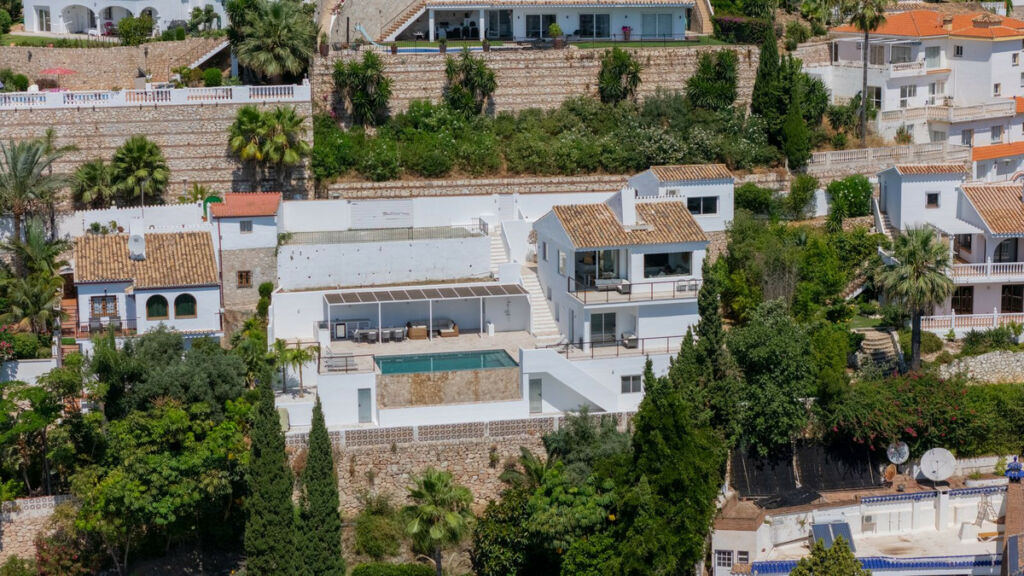 Detached Villa Torremuelle Málaga - image 6