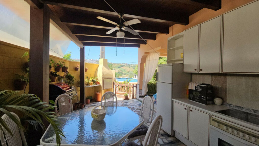 Detached Villa Casares Málaga - image 8