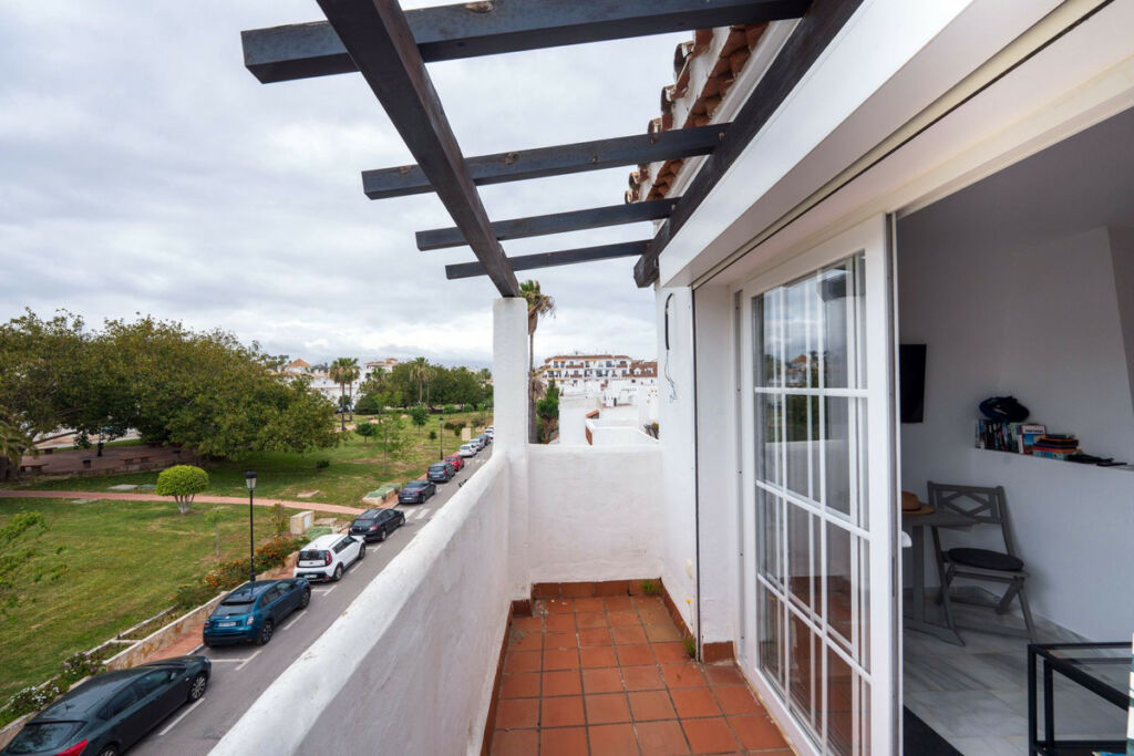Penthouse La Duquesa Málaga - image 6