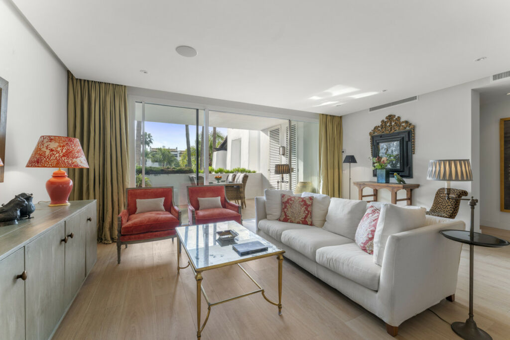 Middle Floor Apartment The Golden Mile Málaga - image 6