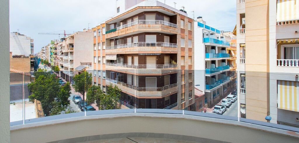 Middle Floor Apartment Playa Del Cura Alicante - image 6