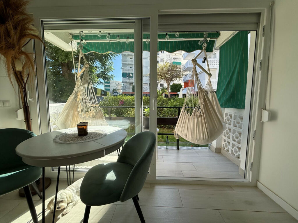 Middle Floor Apartment Estepona Málaga - image 6