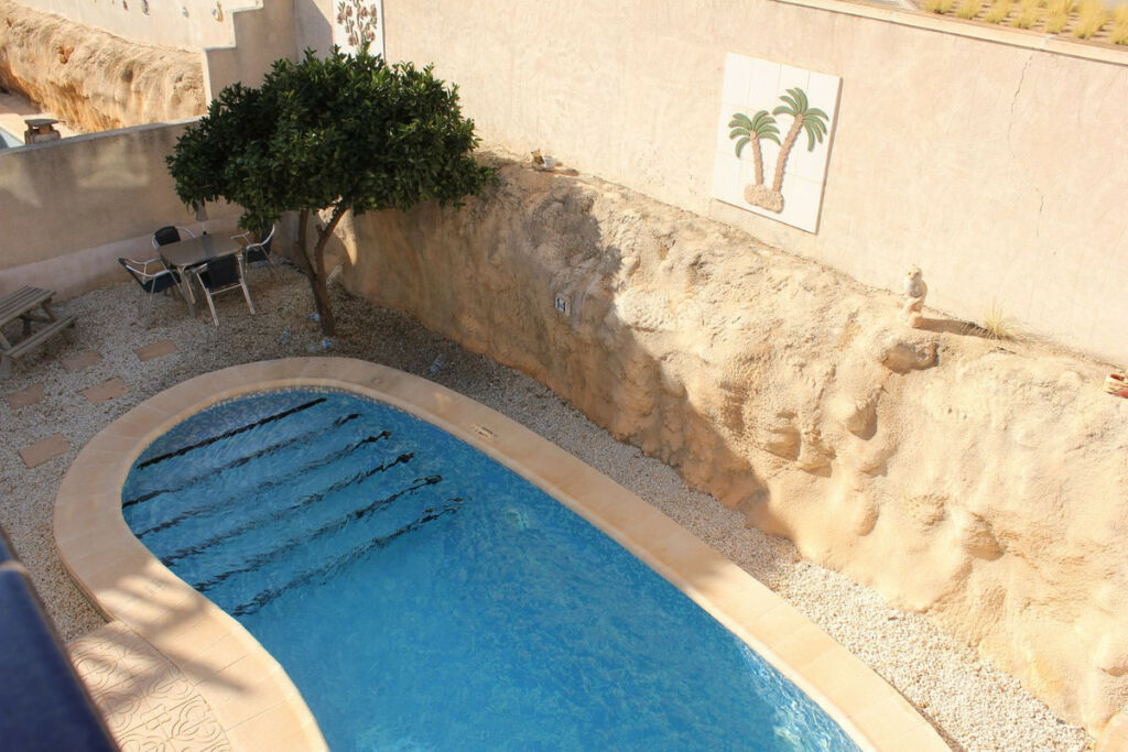 Detached Villa La Zenia Alicante - image 6