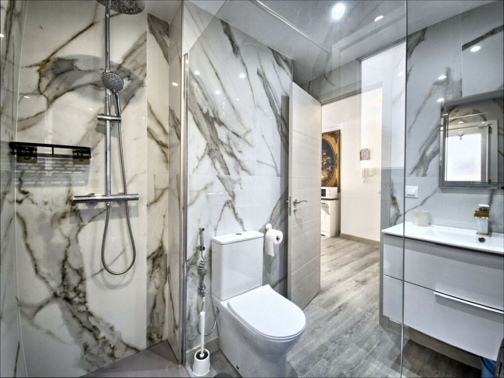 Middle Floor Apartment Marbella Málaga - image 6