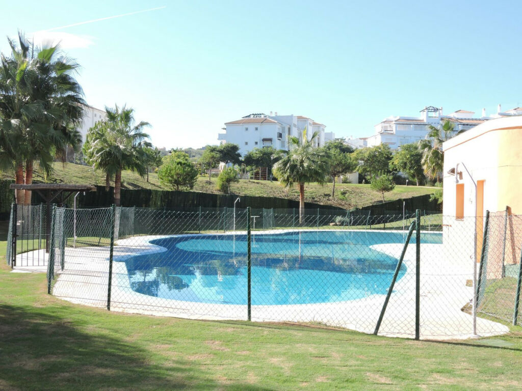 Middle Floor Apartment San Luis de Sabinillas Málaga - image 7