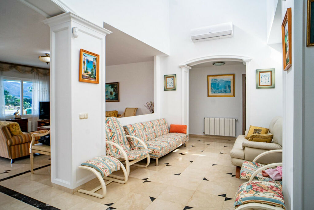 Detached Villa L'Alfás del Pi Alicante - image 6