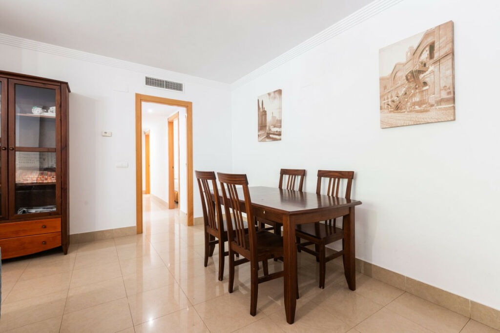 Middle Floor Apartment Elviria Málaga - image 6