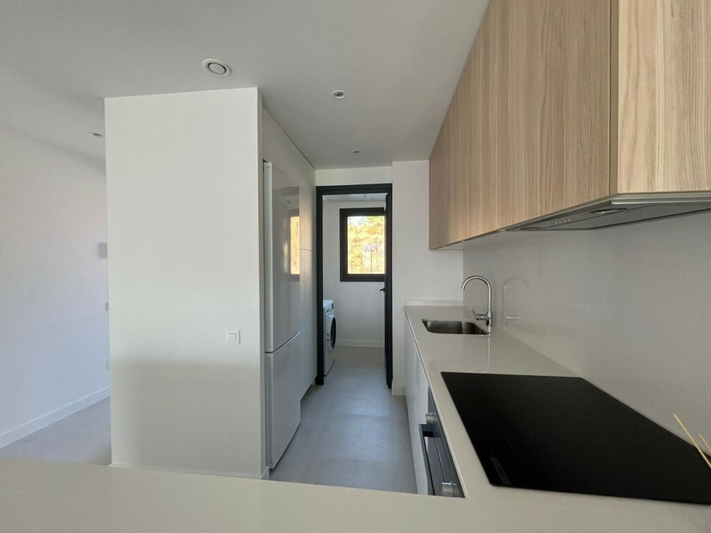 Middle Floor Apartment Estepona Málaga - image 6