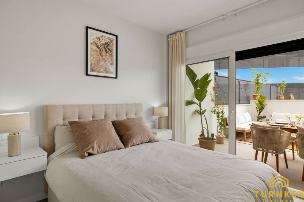 Middle Floor Apartment Estepona Málaga - image 6