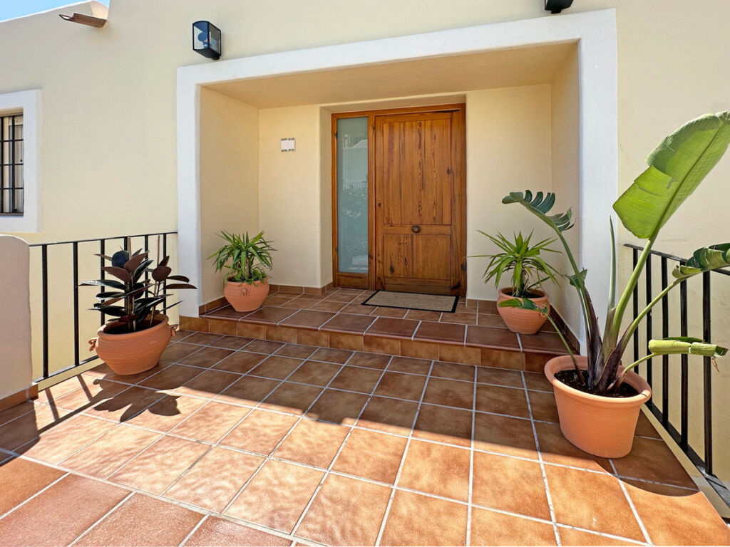 Detached Villa Jalon Alicante - image 6