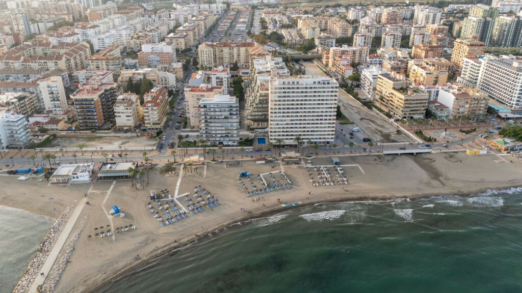 Top Floor Apartment Fuengirola Málaga - image 8