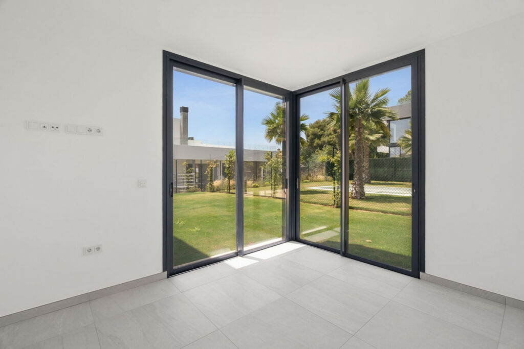 Semi-Detached House Río Real Málaga - image 6