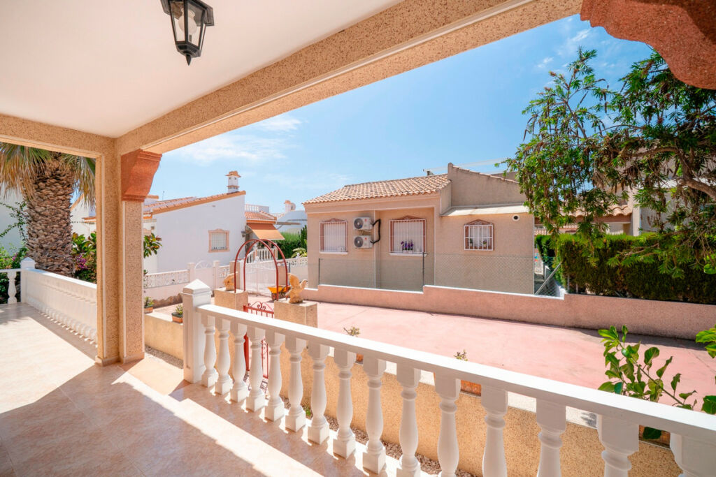 Detached Villa Algorfa Alicante - image 6