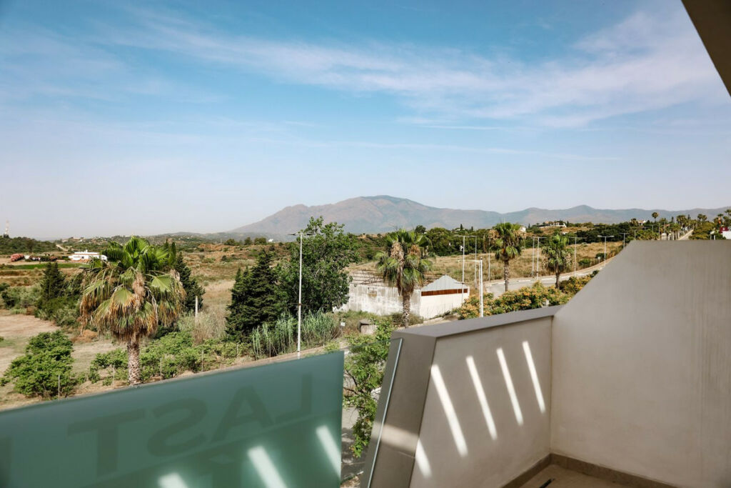 Penthouse Duplex Selwo Málaga - image 5