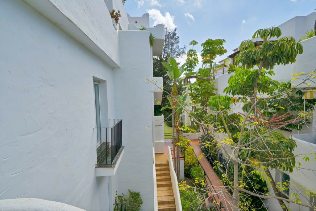 Middle Floor Apartment Nagüeles Málaga - image 60