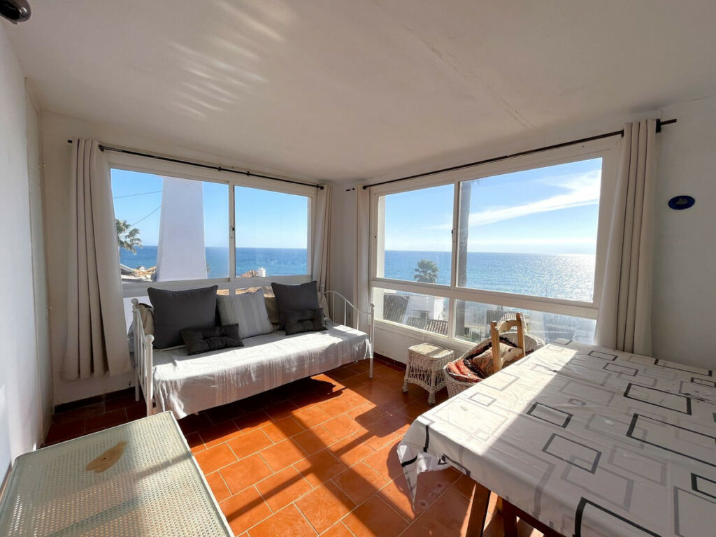 Detached Villa Estepona Málaga - image 60