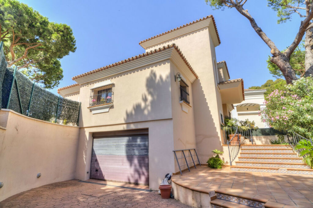 Detached Villa Las Chapas Málaga - image 62