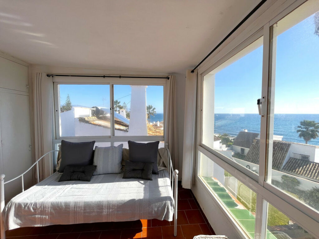 Detached Villa Estepona Málaga - image 64