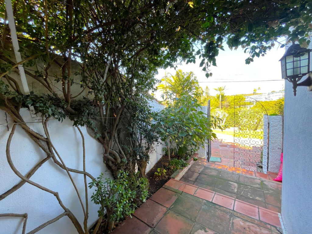 Detached Villa Estepona Málaga - image 65