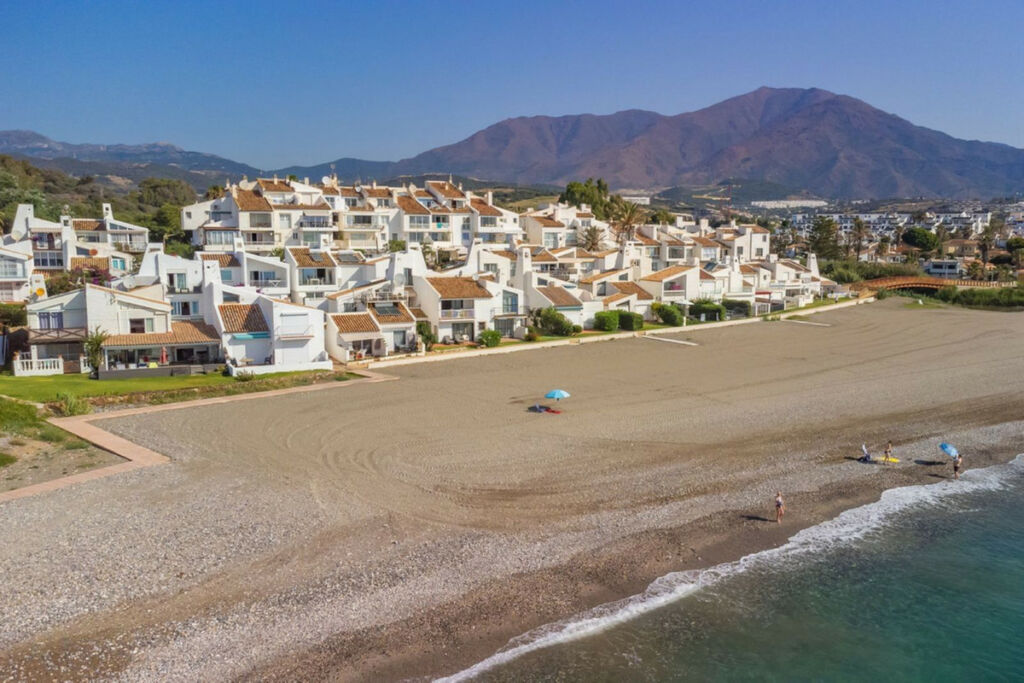 Detached Villa Estepona Málaga - image 69
