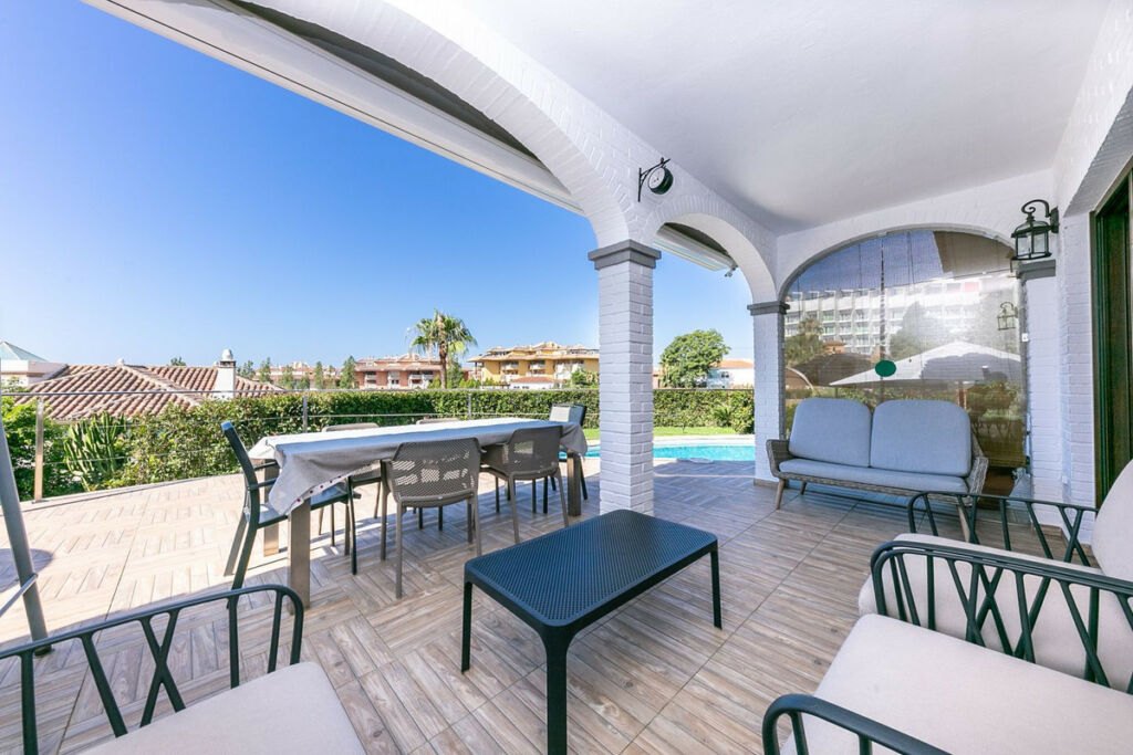 Detached Villa La Capellania Málaga - image 7
