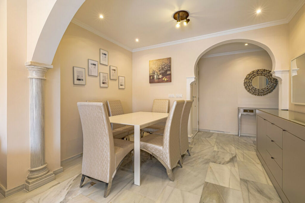 Middle Floor Apartment Marbella Málaga - image 7