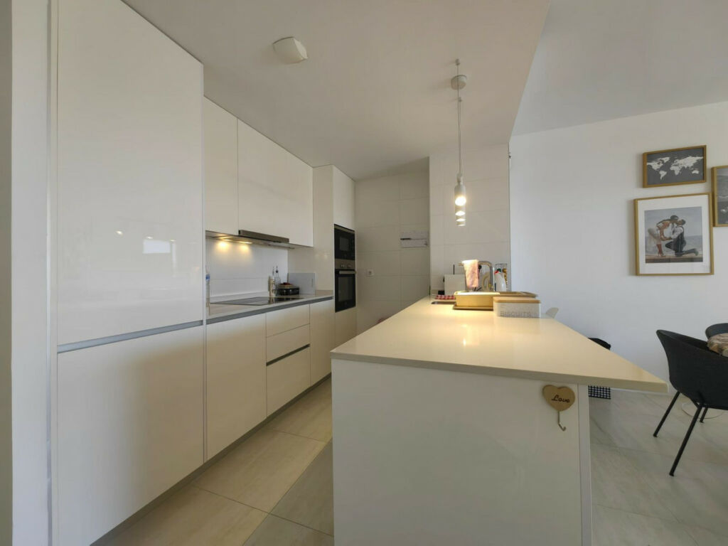Middle Floor Apartment Estepona Málaga - image 7