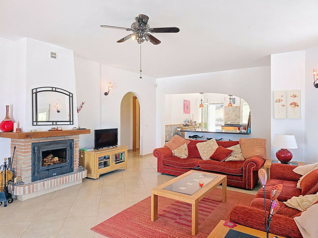 Detached Villa Cómpeta Málaga - image 7