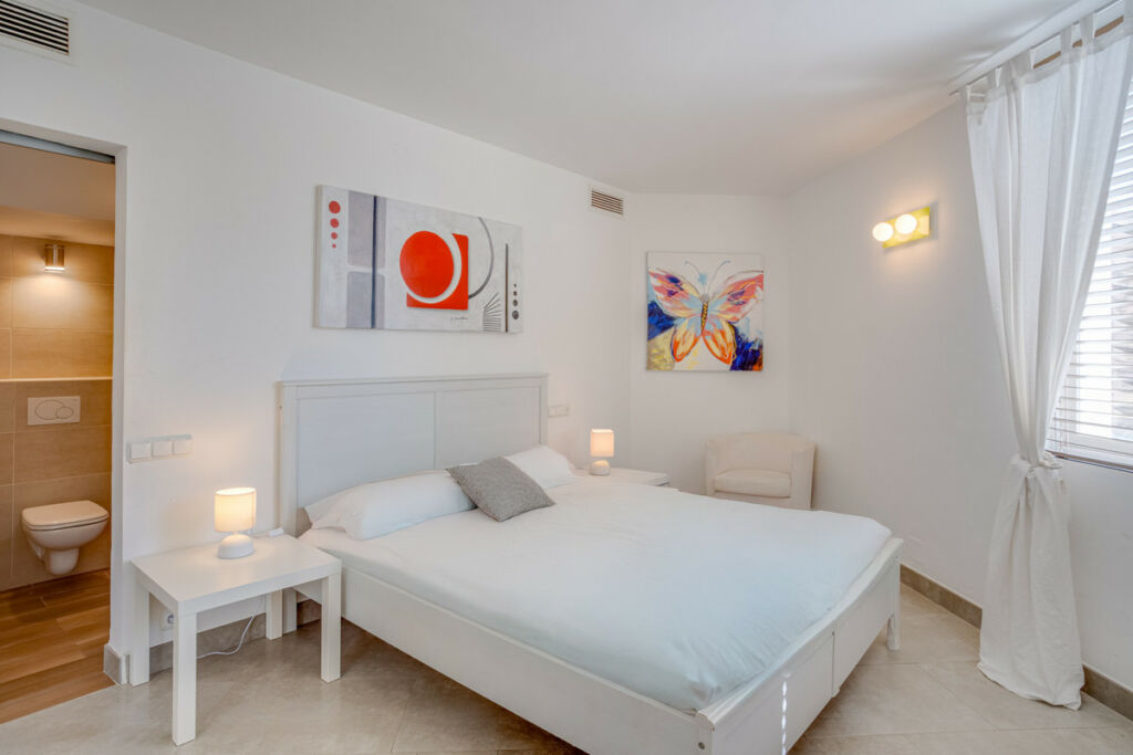 Detached Villa Elviria Málaga - image 7