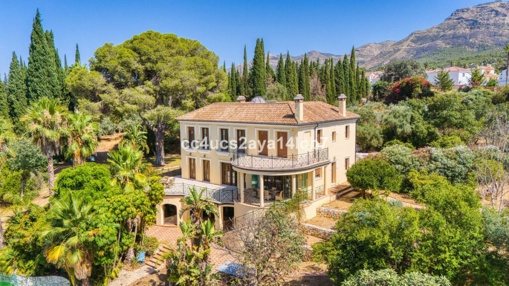 Detached Villa Alhaurín el Grande Málaga - image 7