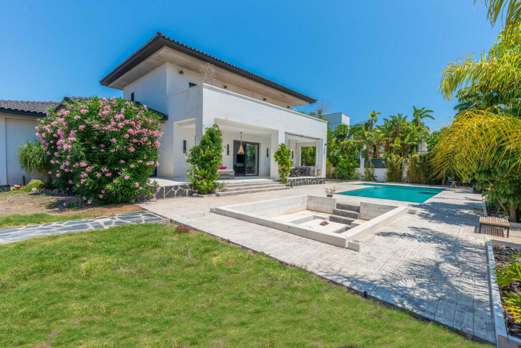 Detached Villa San Juan Alicante - image 6