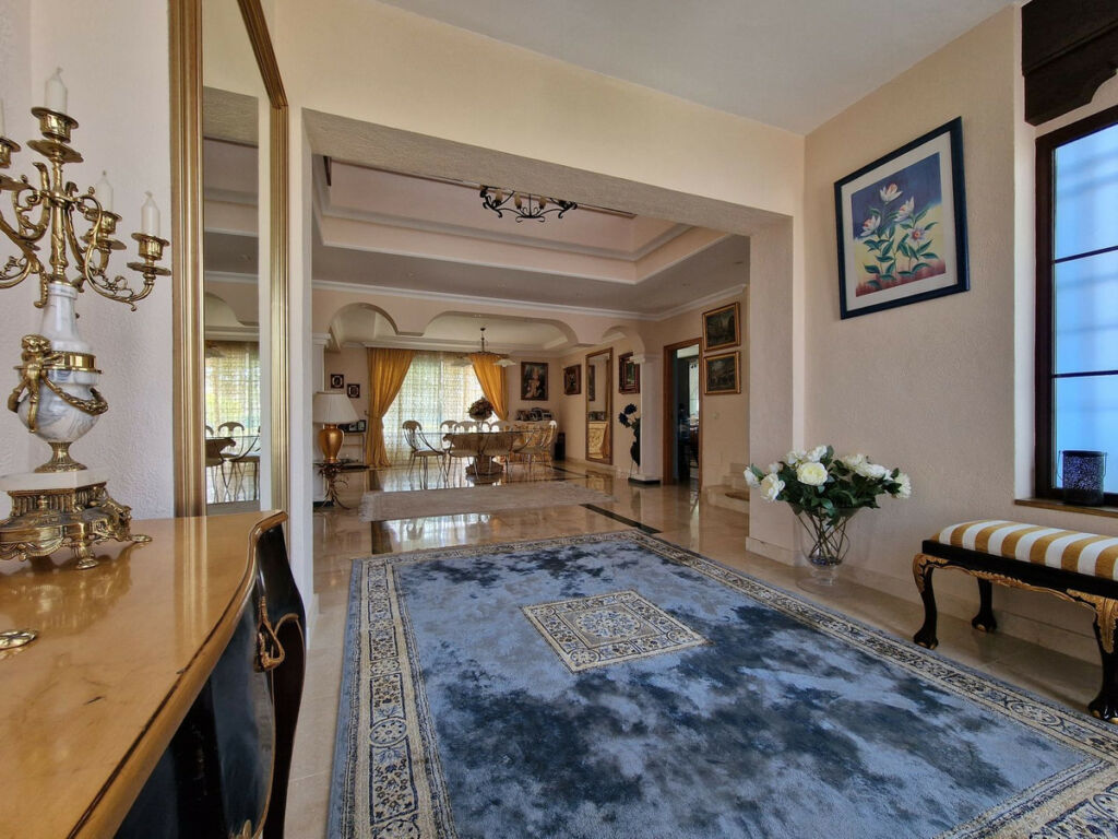 Detached Villa Guadalmina Baja Málaga - image 11