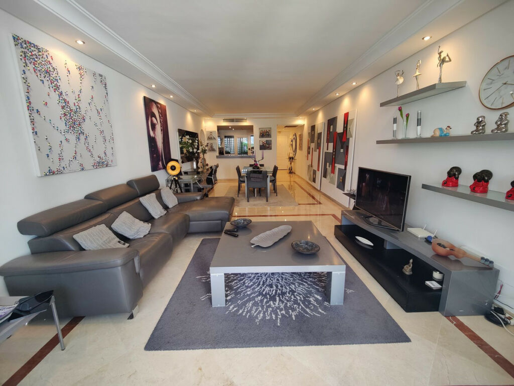 Ground Floor Apartment Puerto Banús Málaga - image 7