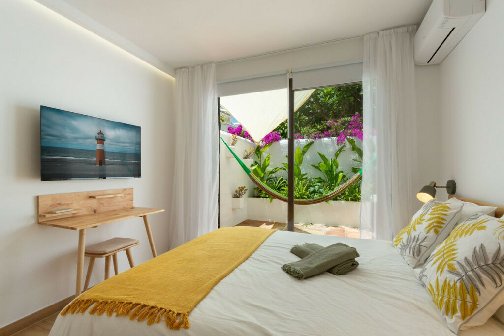 Townhouse New Golden Mile Málaga - image 8