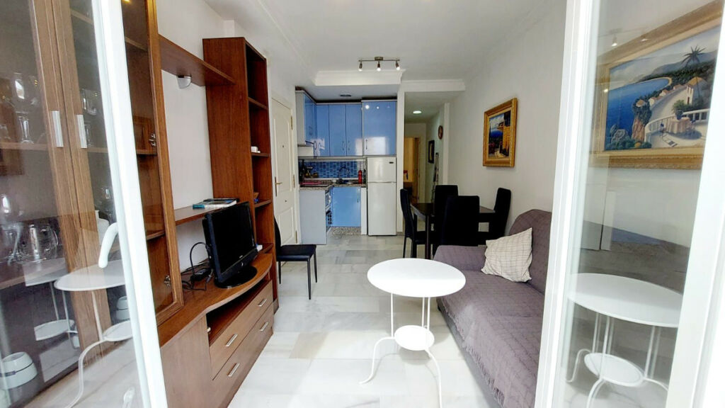 Middle Floor Apartment Fuengirola Málaga - image 7
