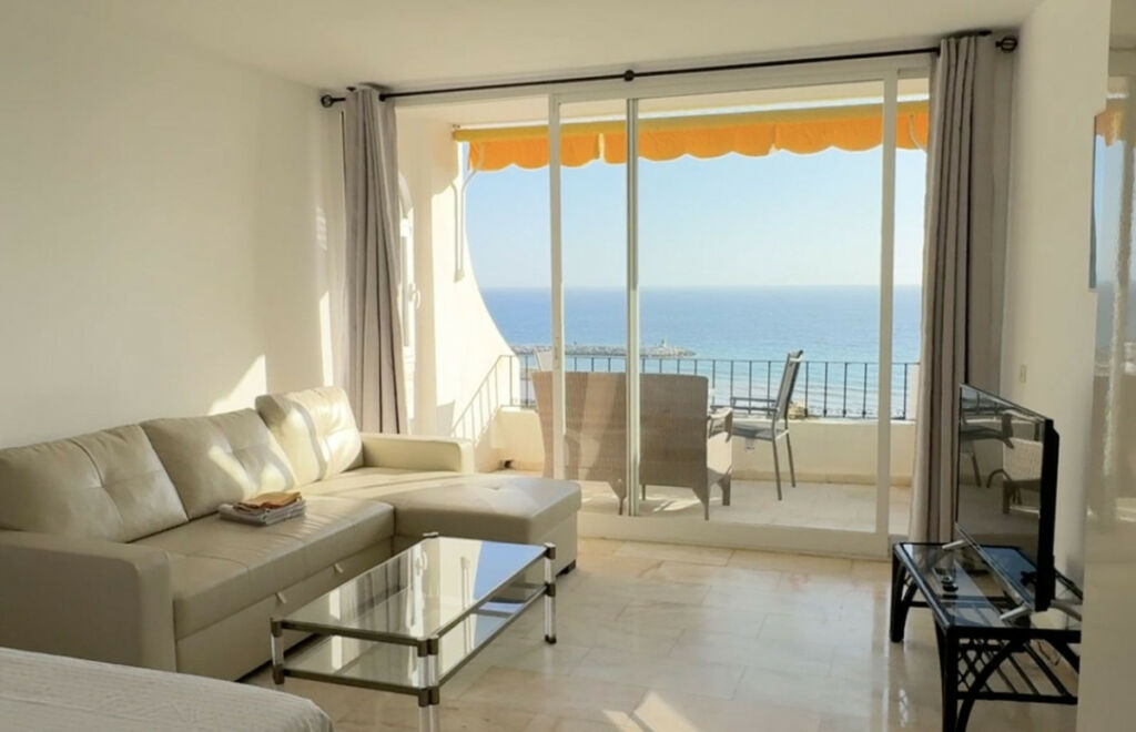 Middle Floor Apartment Puerto de Cabopino Málaga - image 10