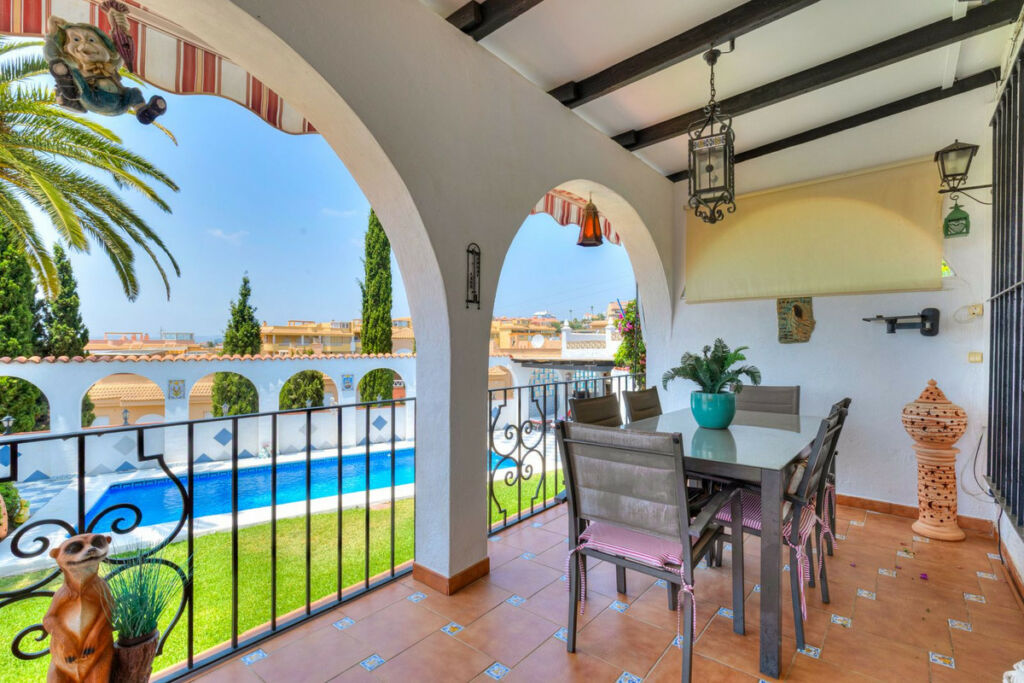 Detached Villa Fuengirola Málaga - image 7
