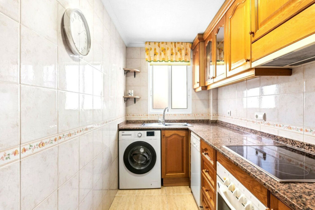 Middle Floor Apartment Guardamar del Segura Alicante - image 7