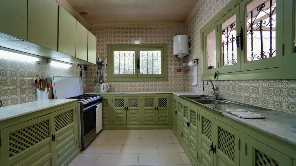 Detached Villa El Paraiso Málaga - image 7