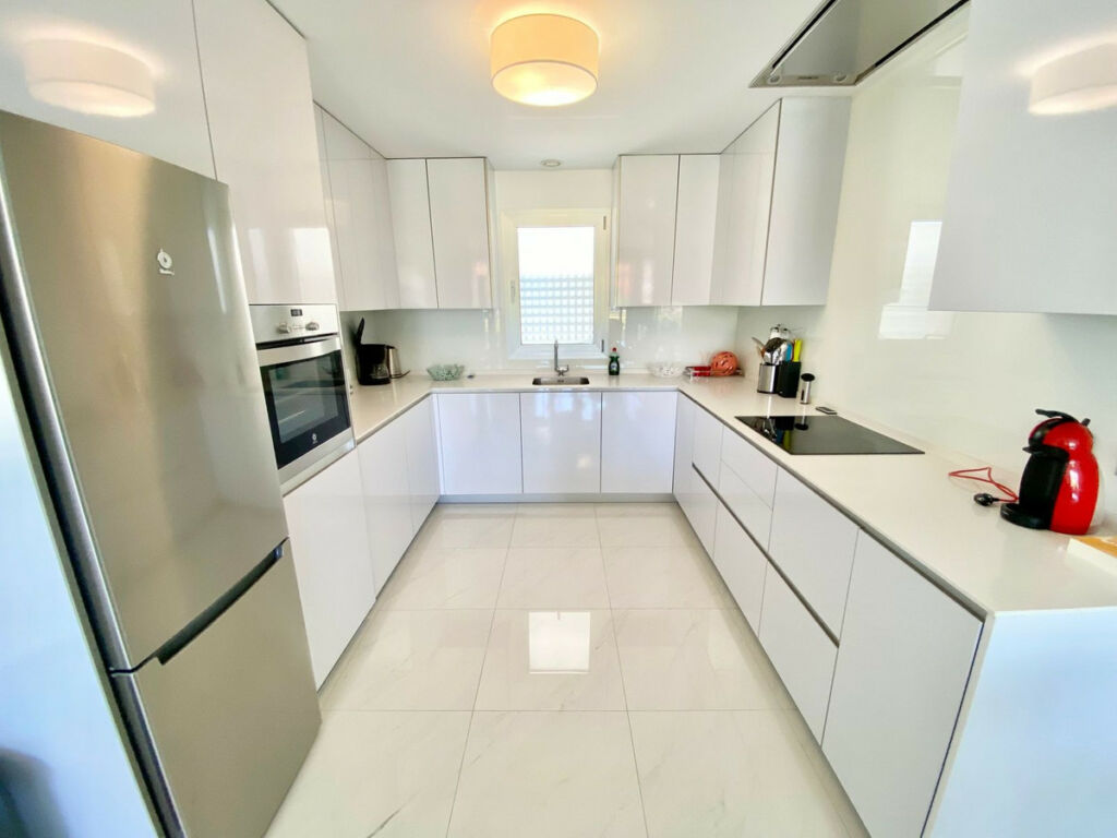 Middle Floor Apartment Estepona Málaga - image 7